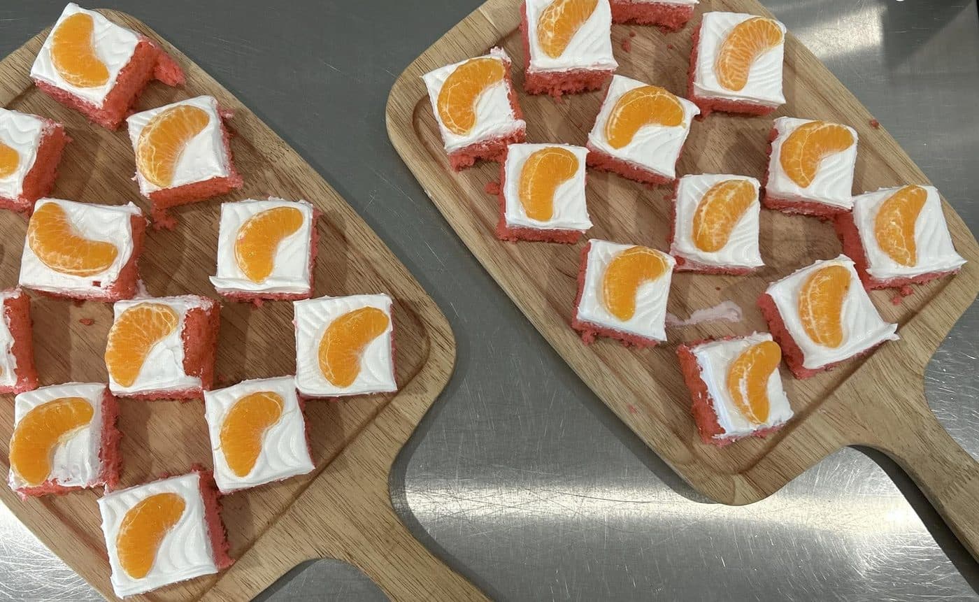 Cake slices topped with mandarin